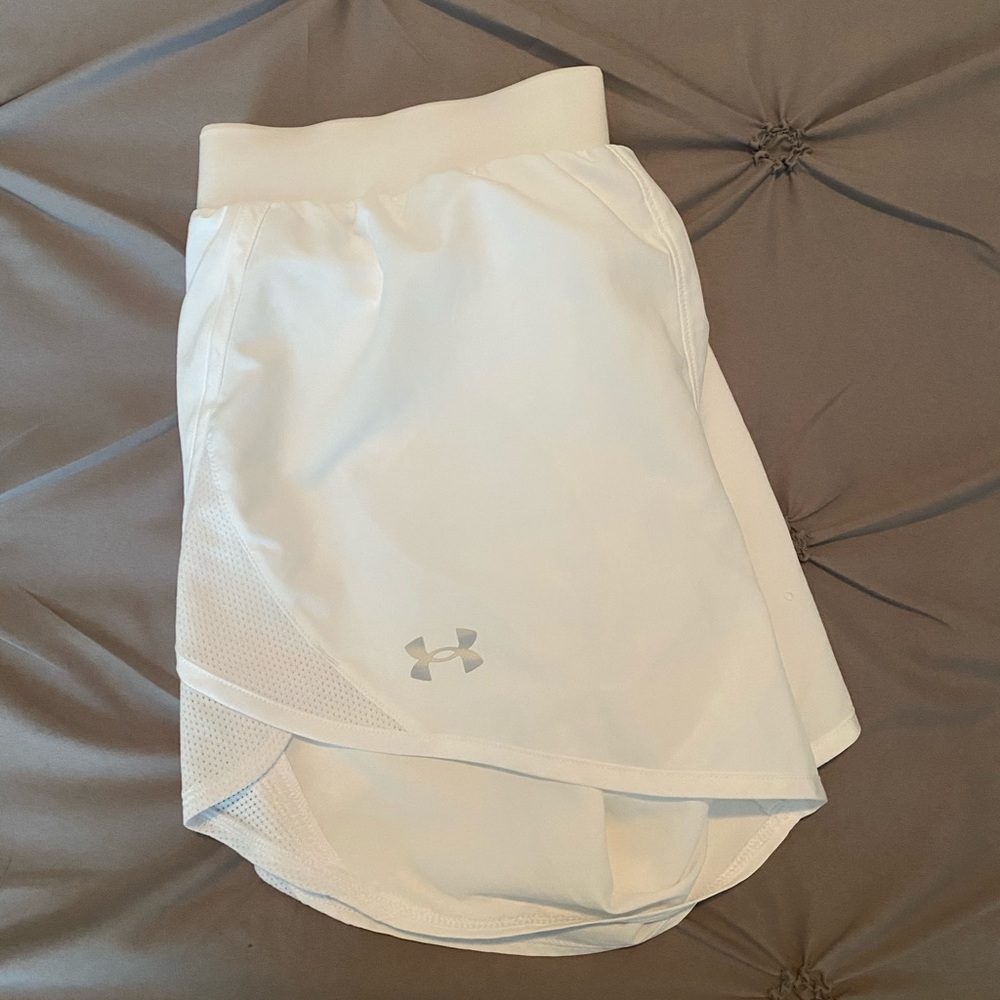 White under armour running shorts